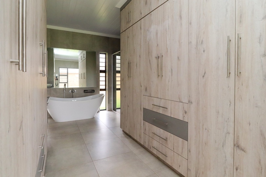 3 Bedroom Property for Sale in Flamwood North West